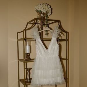 ML Monique Lhuillier Perrie Tiered Shoulder ruffle V-Neck mini dress